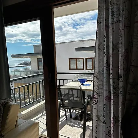 Oceanside Escape Apartment Los Cristianos (Tenerife)